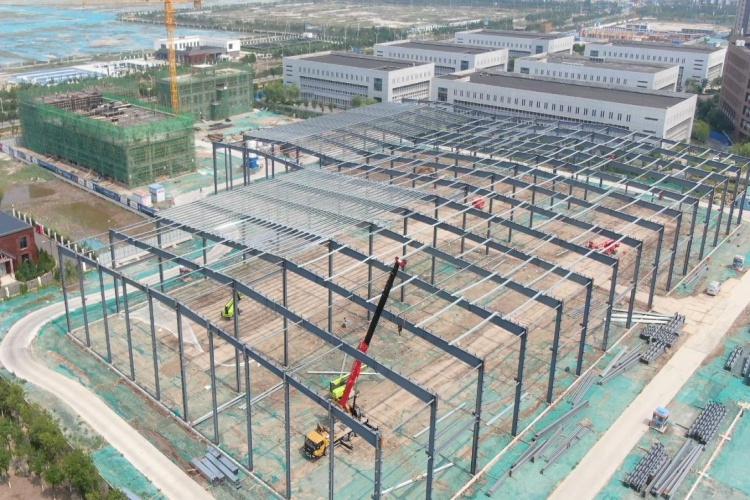 metal frame إطار معدني