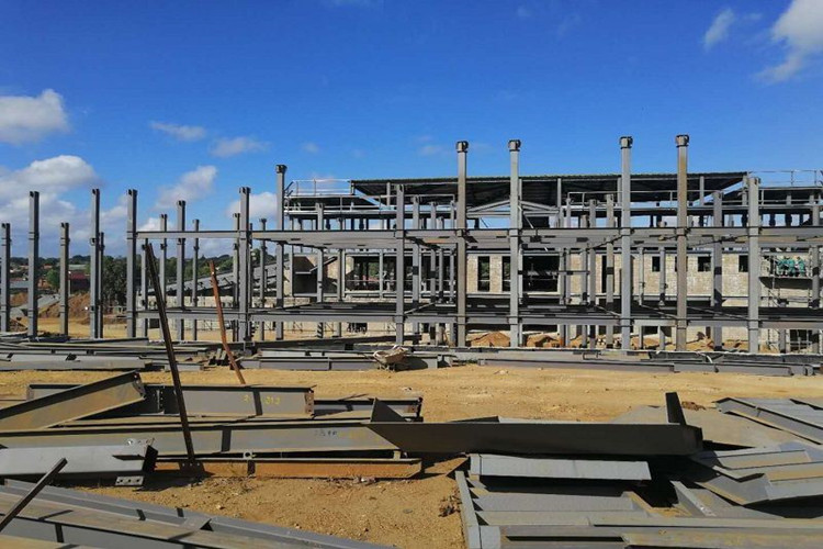 فندق مؤطر الصلب