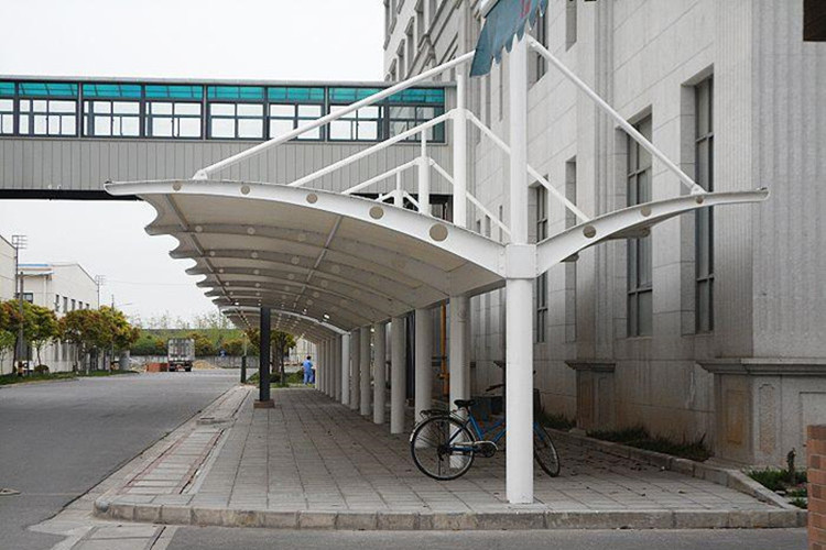 سقيفة السيارة