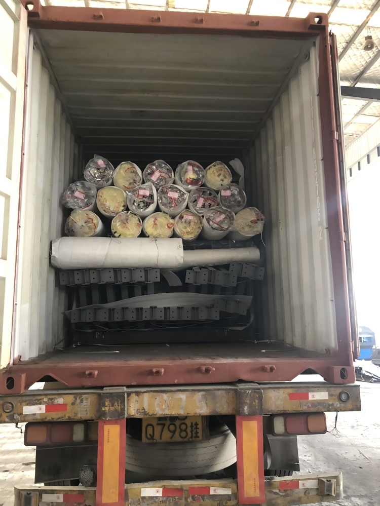 تحميل الحاويات