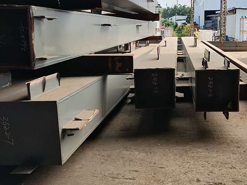 عمود نوع المربع