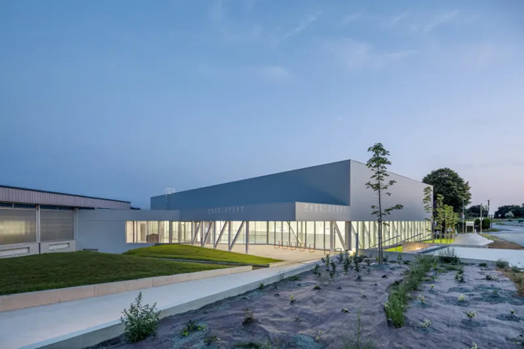 قاعة الرياضة هيكل