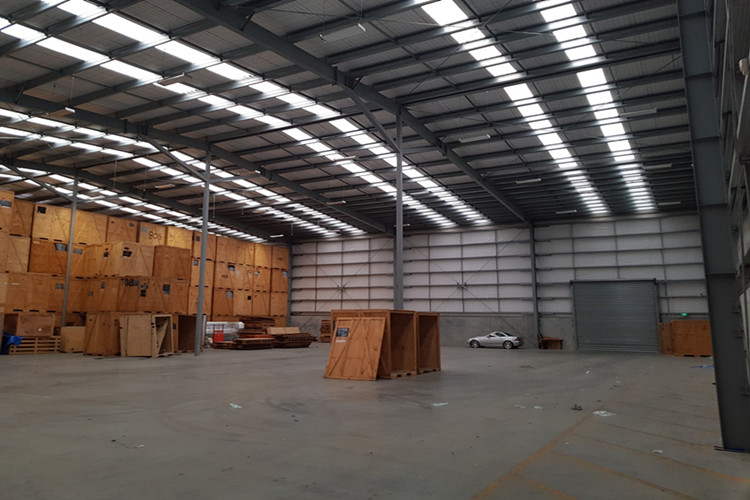 مبنى المستودع