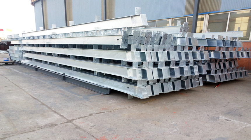 الأعمدة المجلفنة