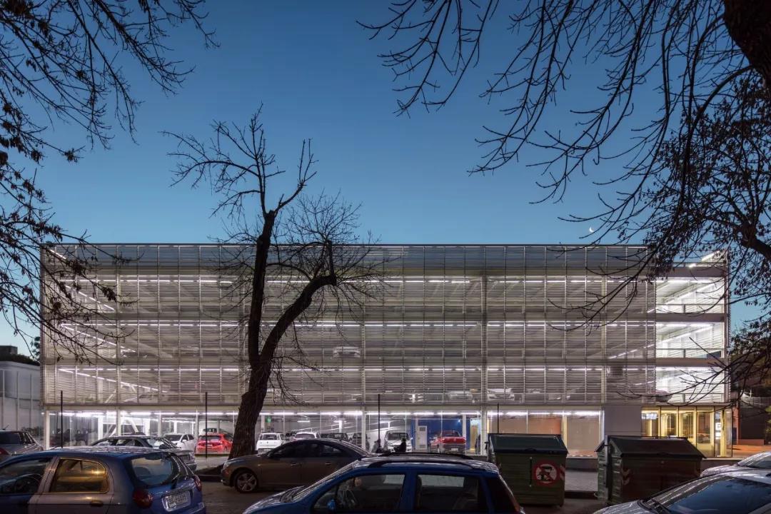 مواقف السيارات - 1