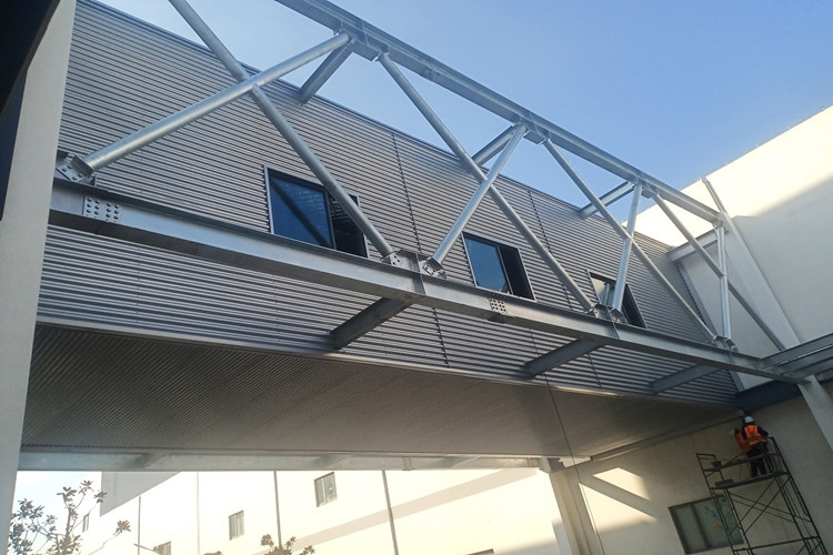 هيكل الأنابيب