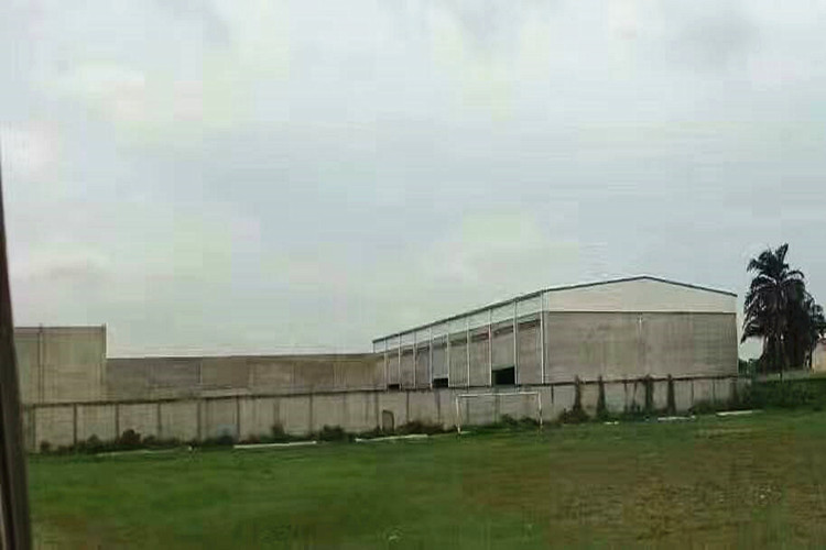 هيكل الصلب الخفيف